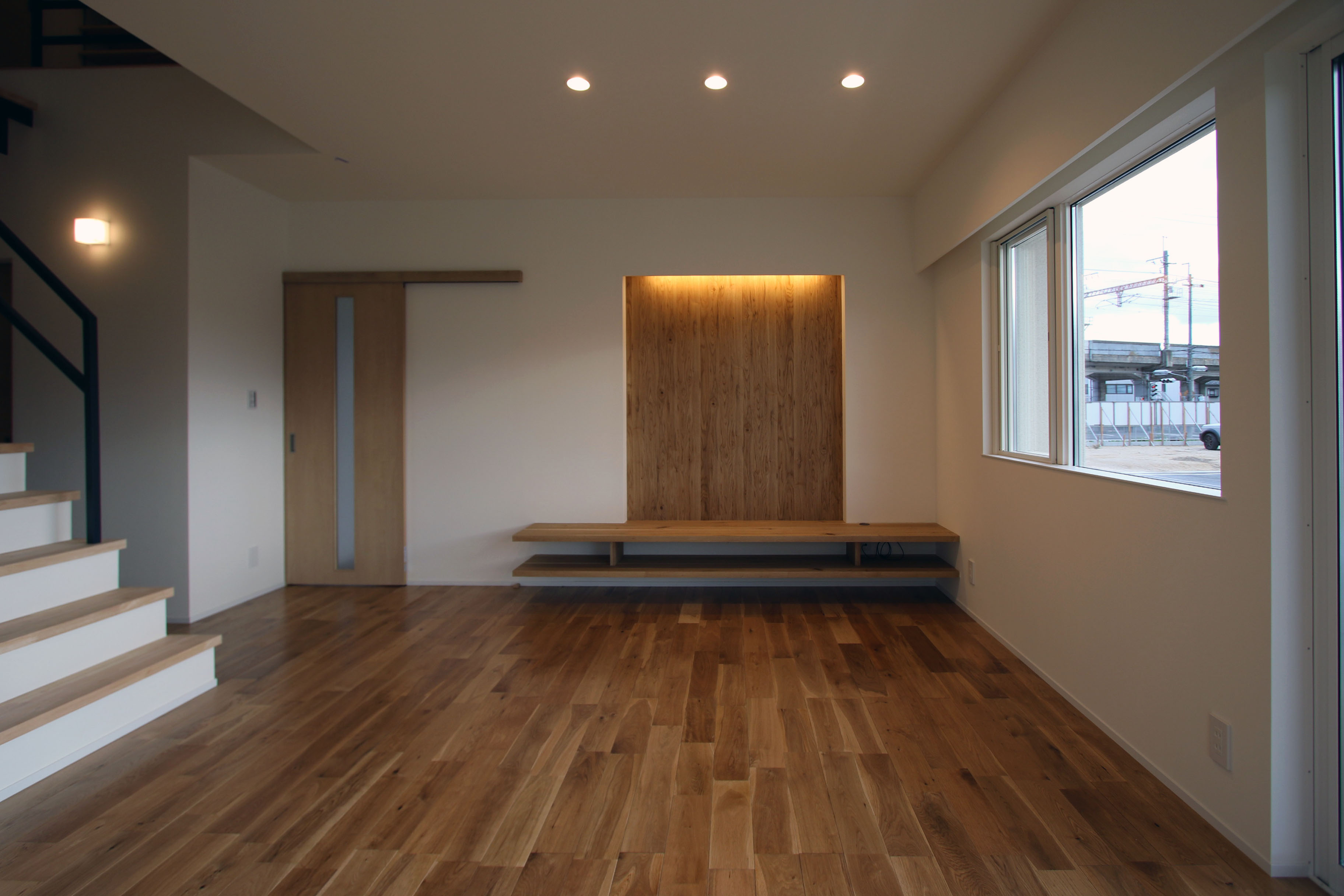 こだわりの白壁の家